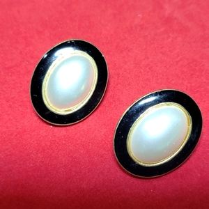 Vintage Oversized Oval Gold Black Enamel Clip On Gold Tone Earrings